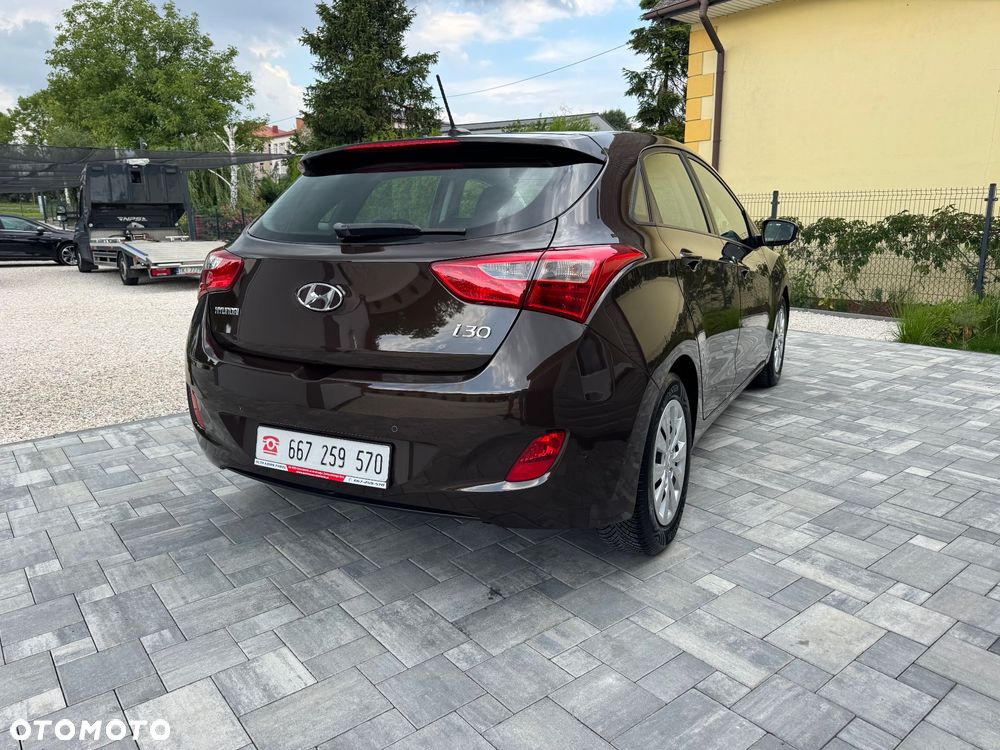 Hyundai i30 blue 1.4 Style - 16