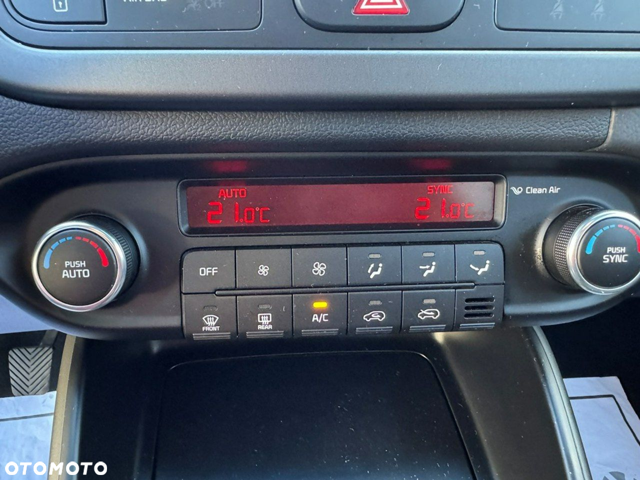 Kia Carens - 14
