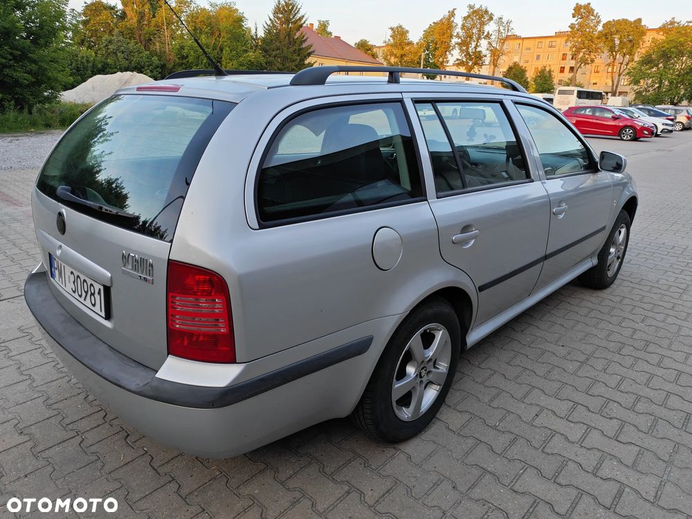 Skoda Octavia 1.6 Ambiente - 7