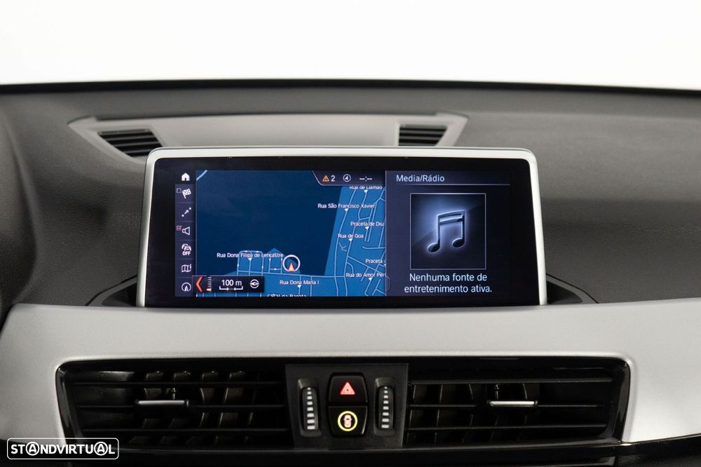 BMW X1 25 e xDrive Corporate Edition - 24