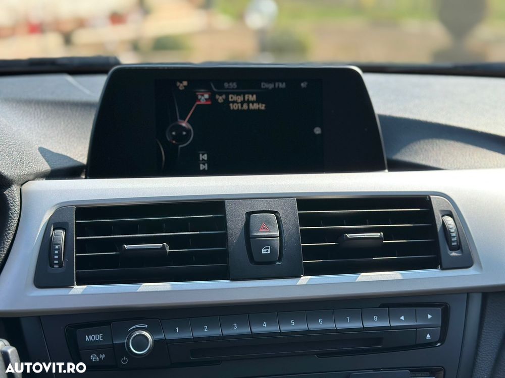 BMW Seria 3 318d Aut. - 33