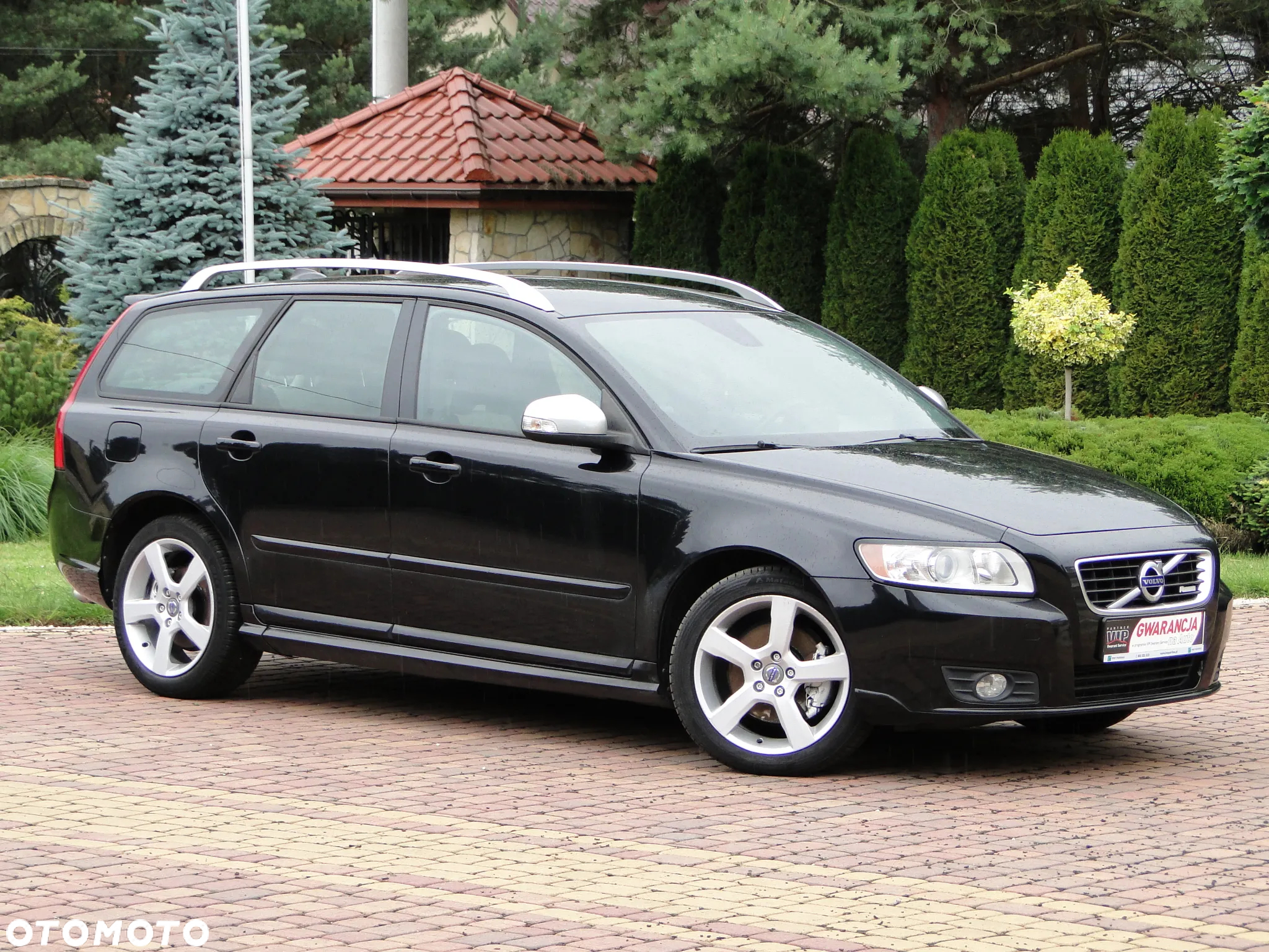 Volvo V50 D3 R-Design - 11