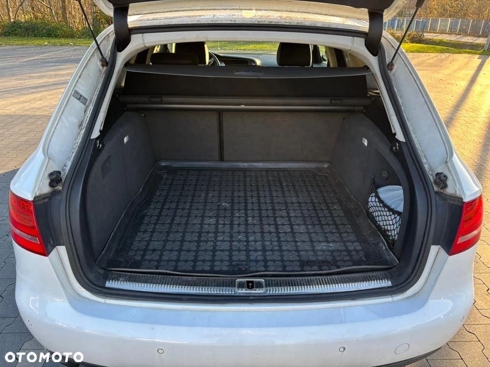 Audi A4 Avant 2.0 TDI Quattro - 29