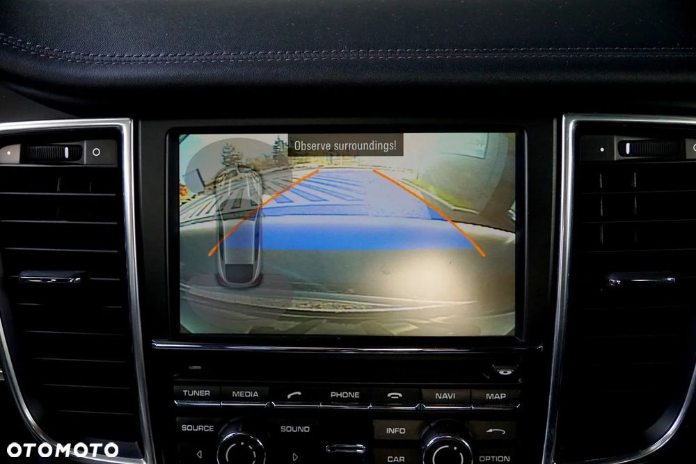 Porsche Panamera GTS PDK - 32