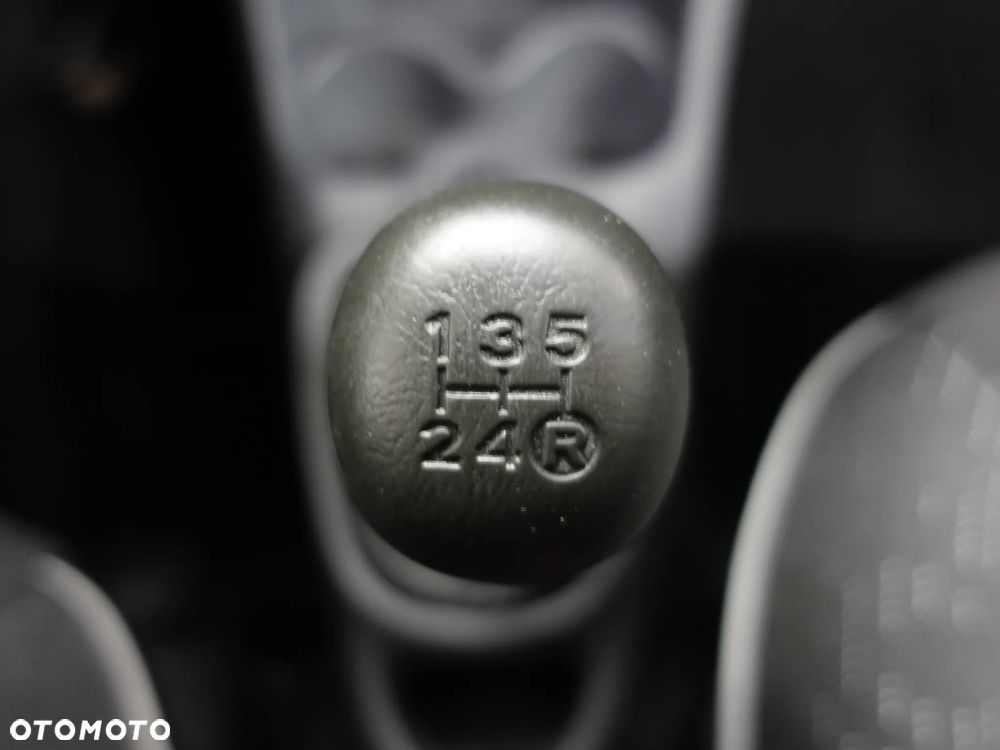 Peugeot 107 70 Filou - 32