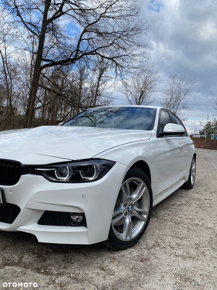 BMW Seria 3 330i xDrive M Sport - 1