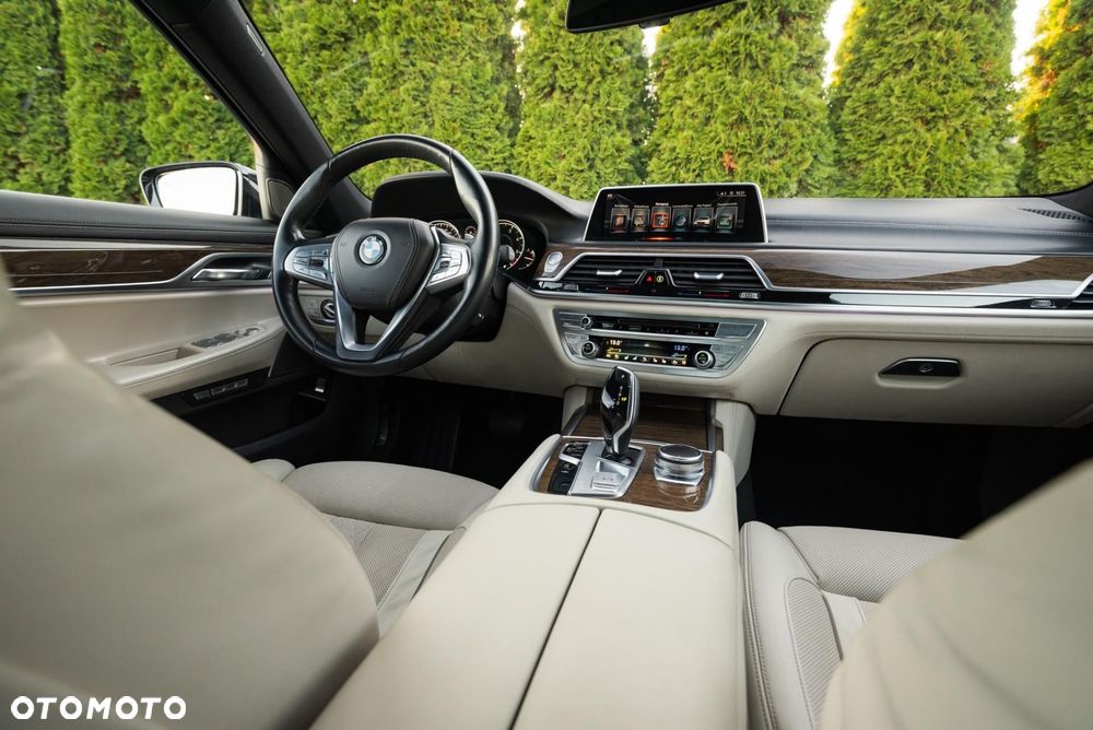 BMW Seria 7 - 17
