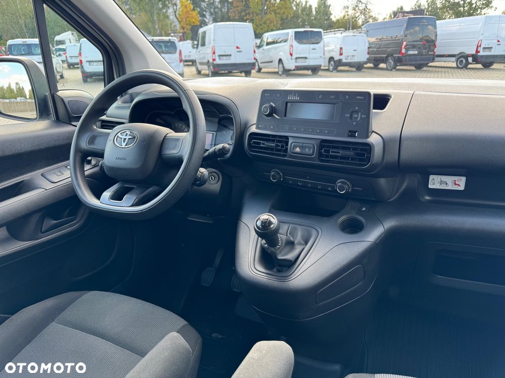 Toyota Proace City 1.5 D-4D Long 2,3t Active (bryg.) - 31
