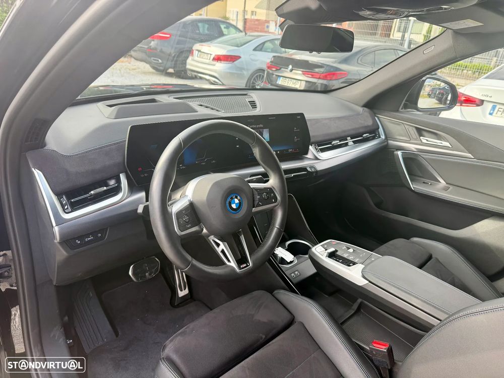 BMW iX2 eDrive20 Pack Desportivo M Pro - 6
