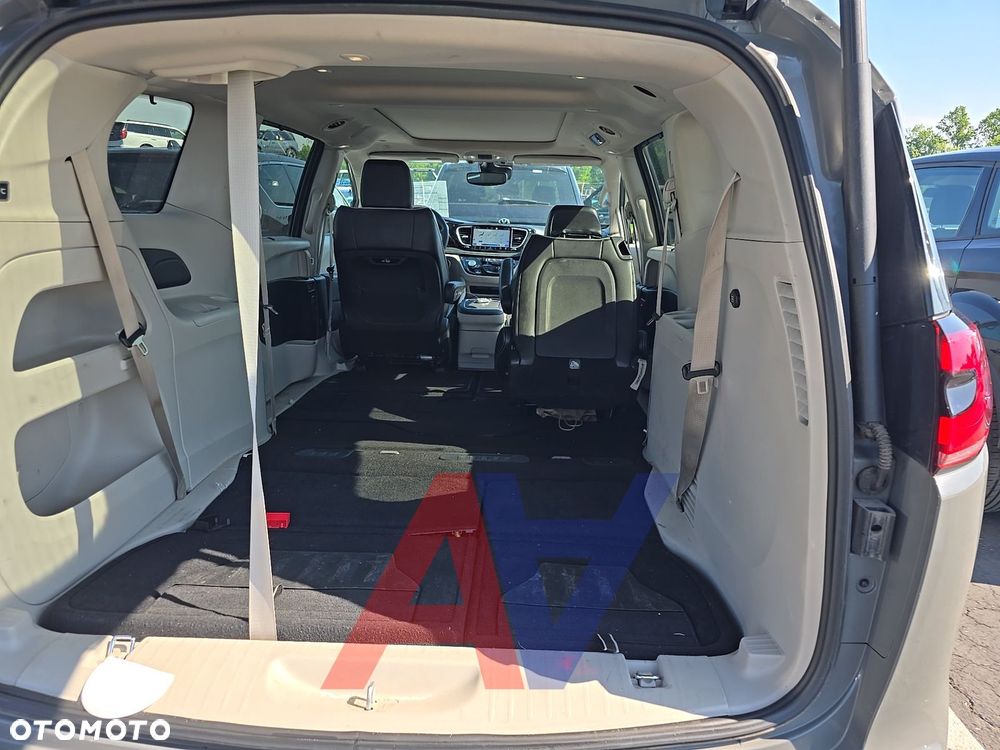 Chrysler Pacifica - 14