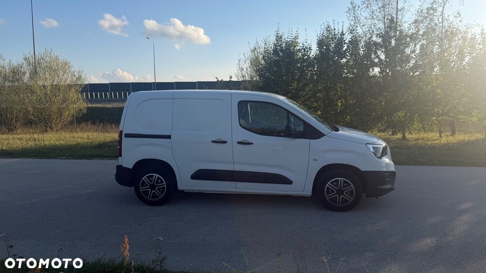 Opel Combo 1.5 CDTI Essentia - 7