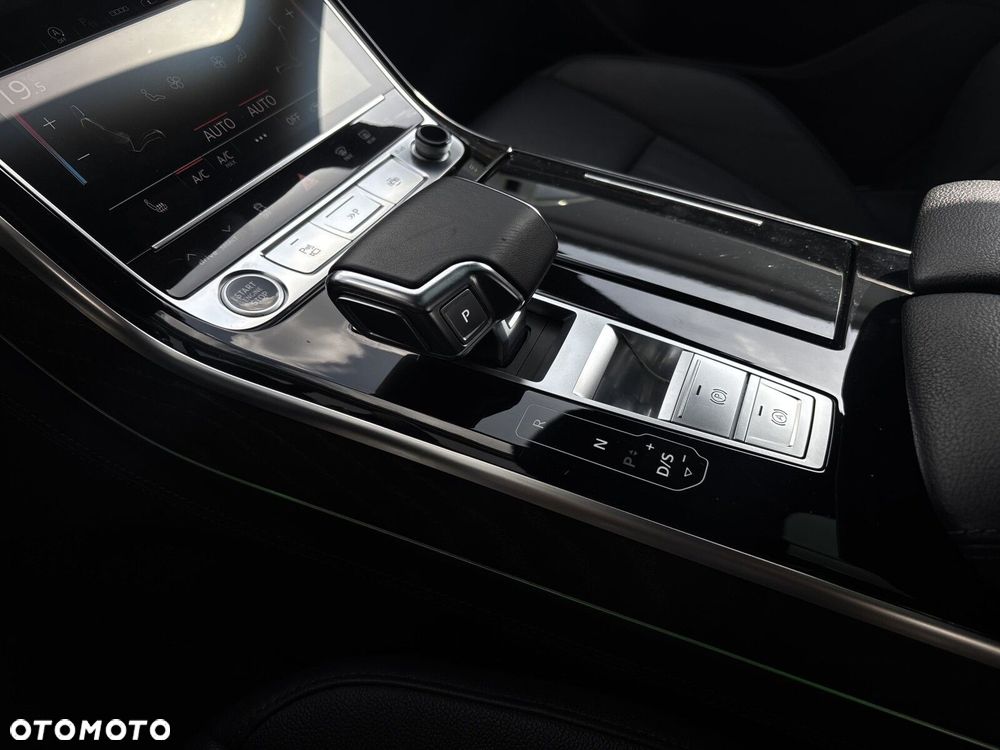 Audi A8 - 17