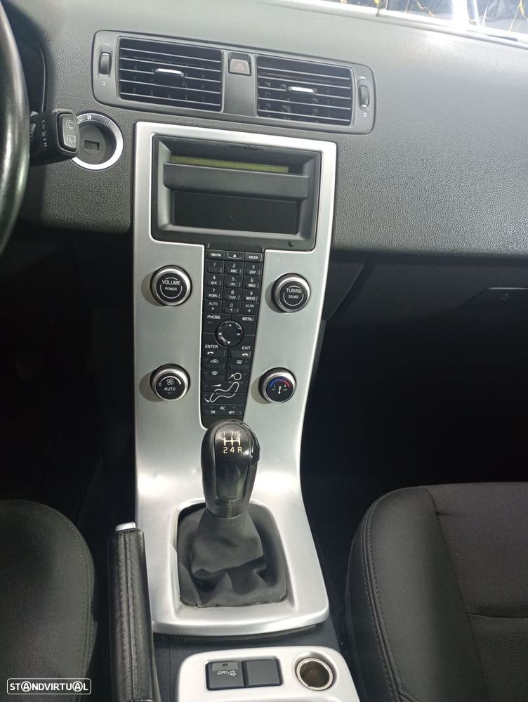 Volvo C30 1.6 D Drive Momentum — fotografia 19