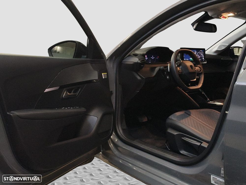 Peugeot 208 1.2 Hybrid Allure e-DCS6 - 13