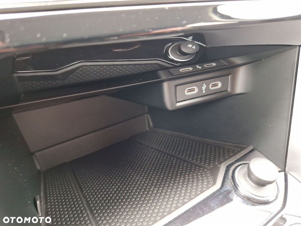 Volkswagen T-Roc - 26