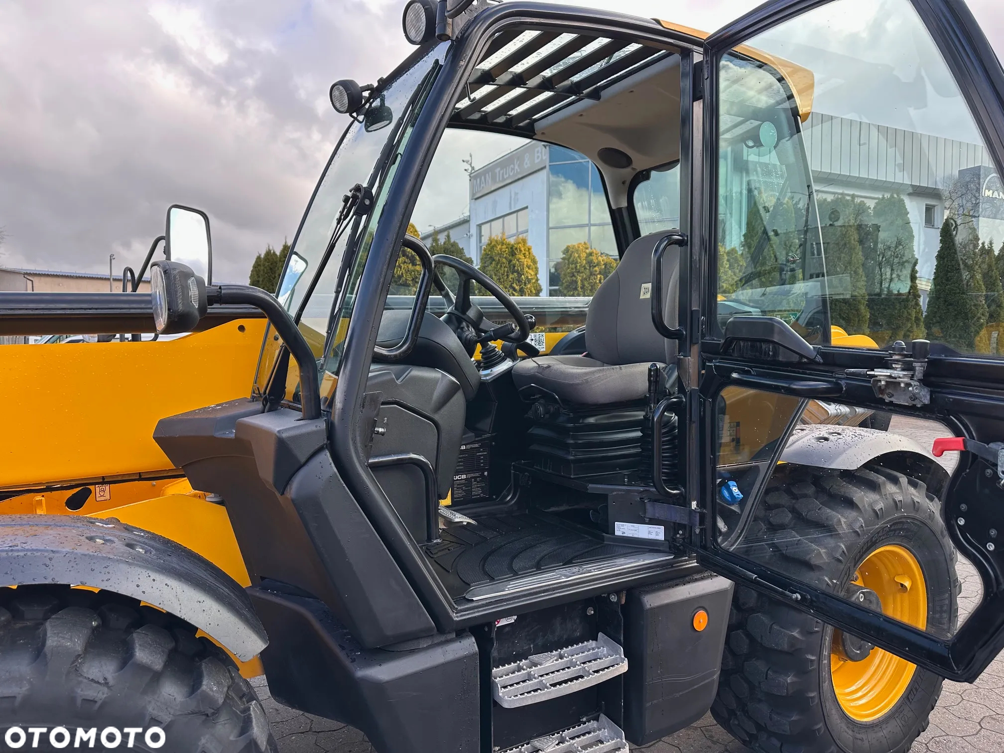 JCB 540-140 Hi Viz - 10
