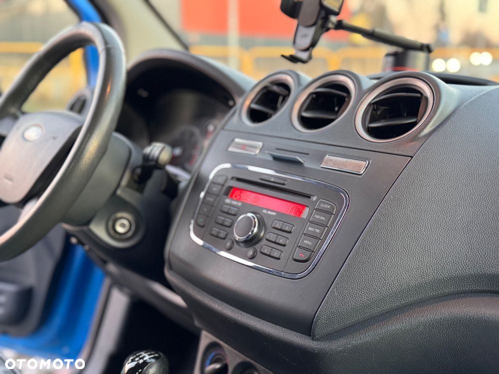 Ford Transit Connect - 19