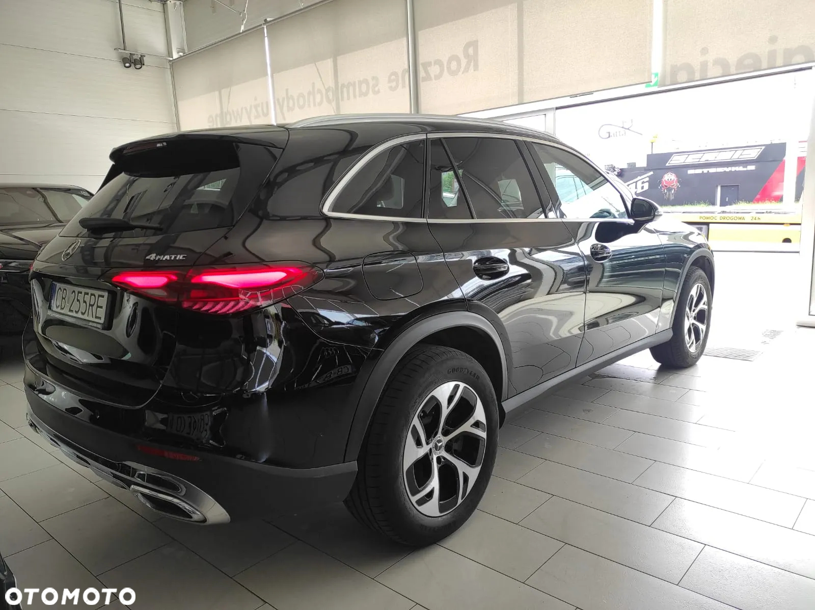 Mercedes-Benz GLC 300 e 4-Matic Avantgarde - 24