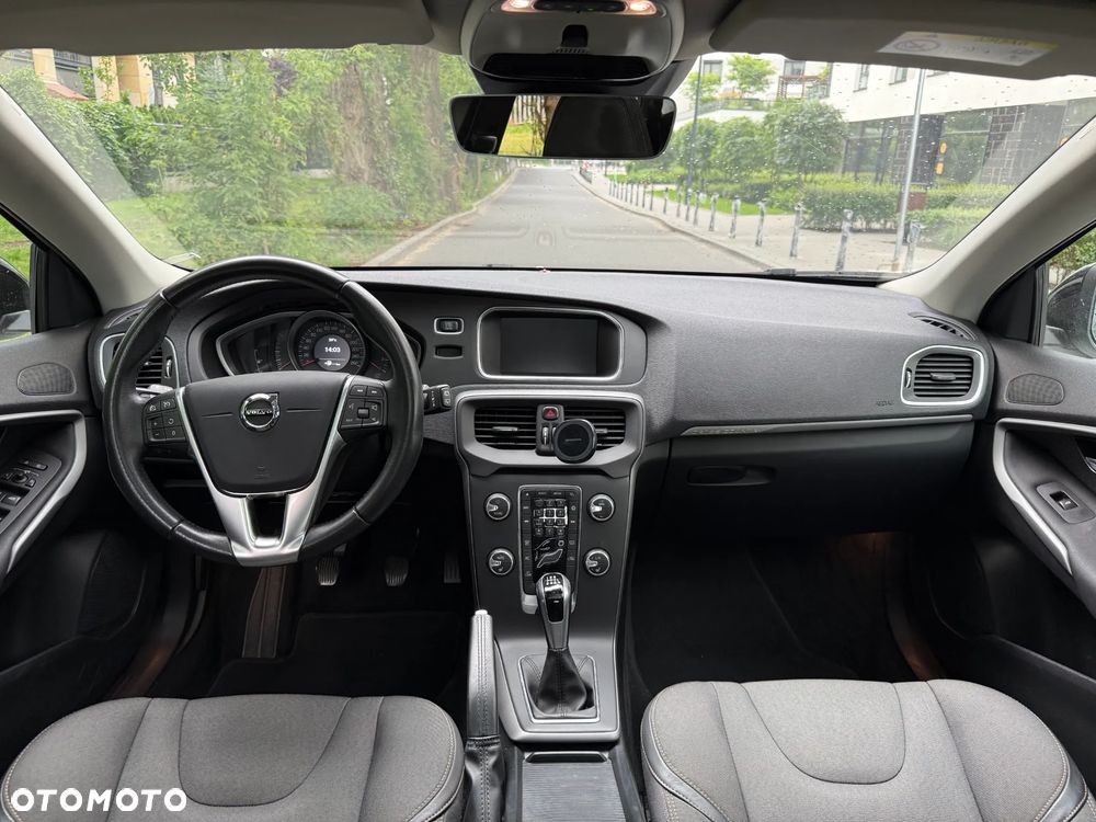 Volvo V40 Cross Country D4 Momentum - 14