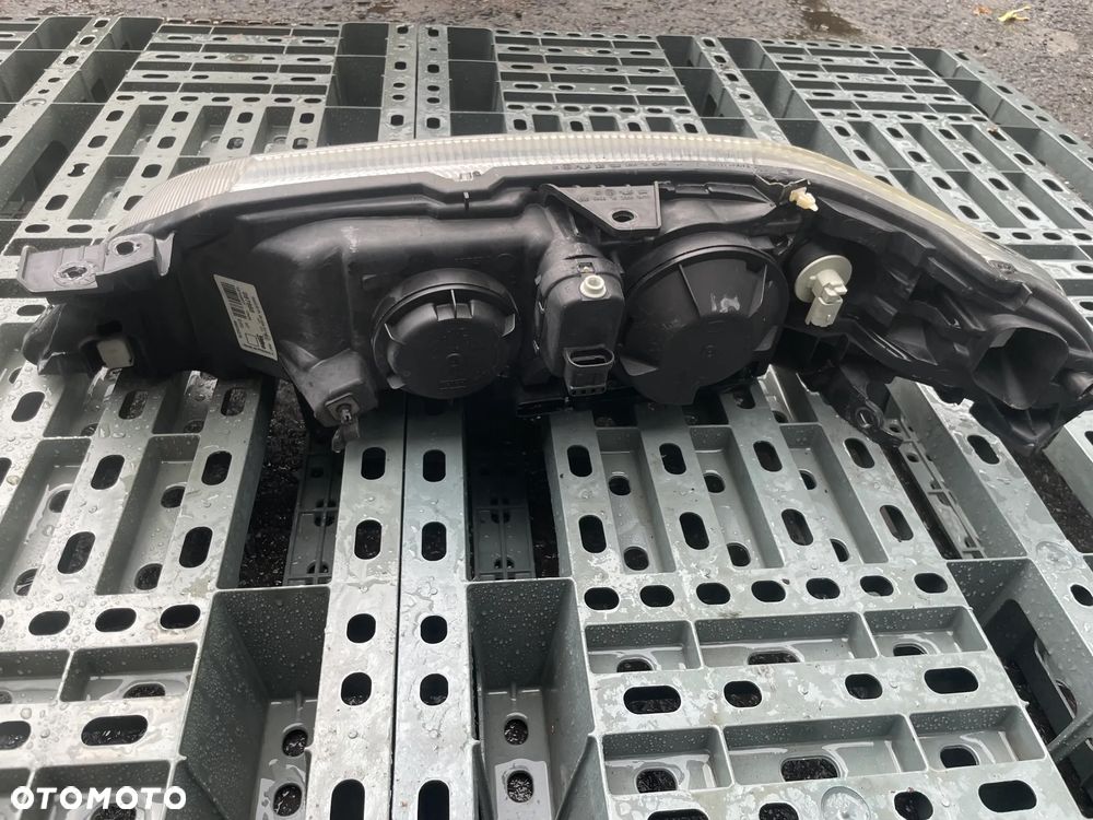 Reflektor prawy Renault Laguna 2 - 3