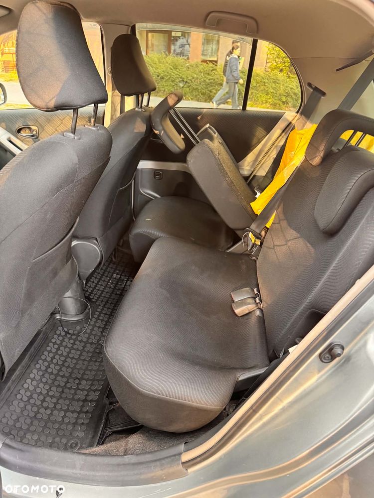 Toyota Yaris 1.4 D-4D Sol - 11