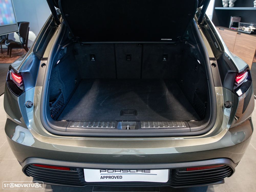 Porsche Macan Electric 4 - 19