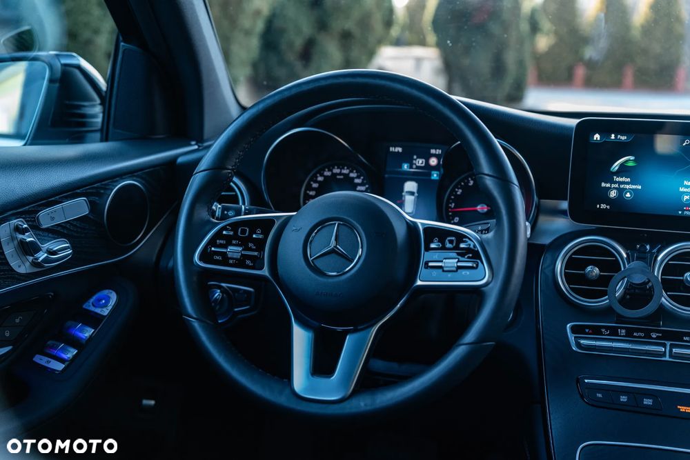 Mercedes-Benz GLC 300 4Matic 9G-TRONIC AMG Line Plus - 28