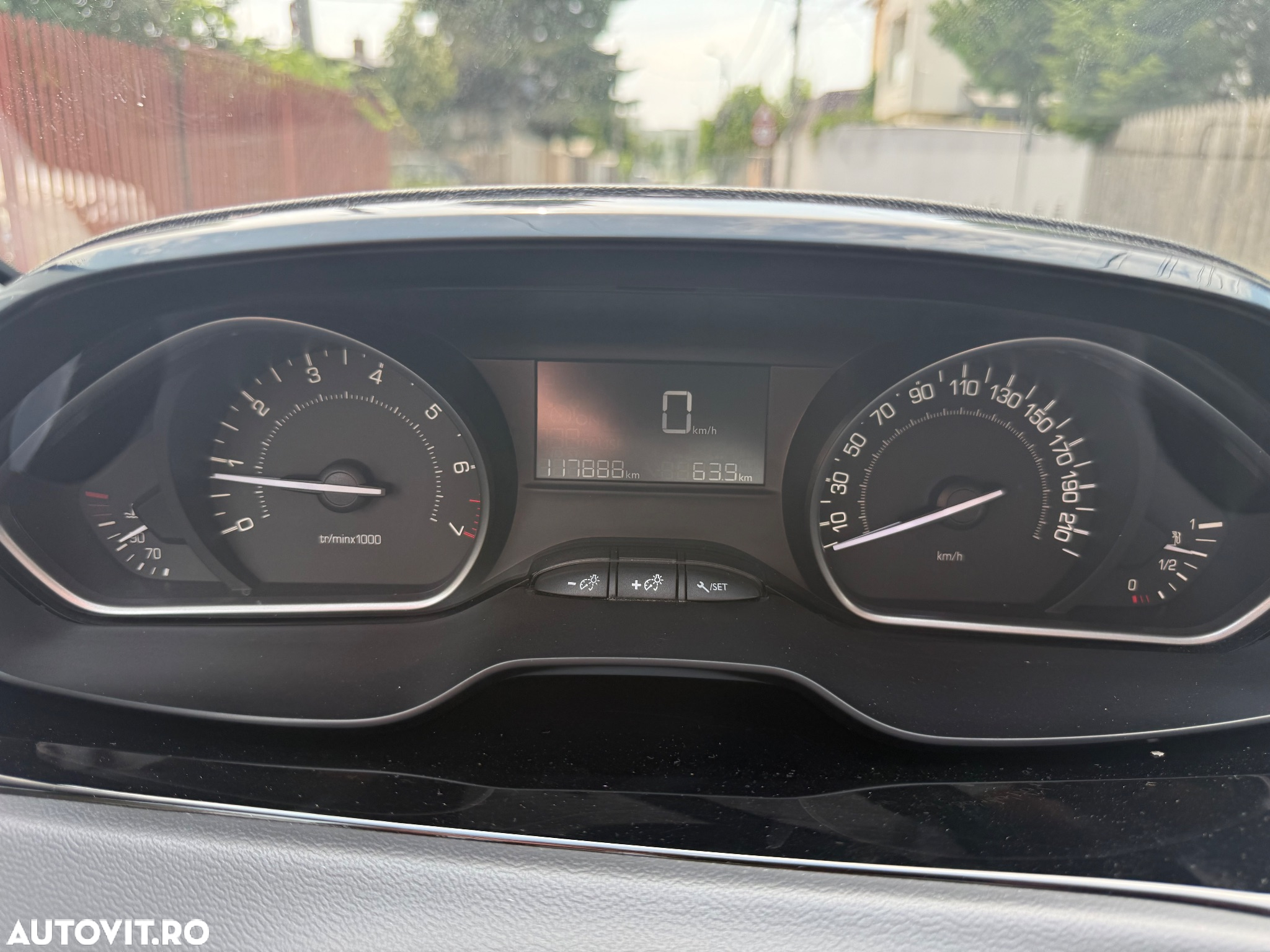 Peugeot 208 PureTech 82 Start & Stop Allure - 25