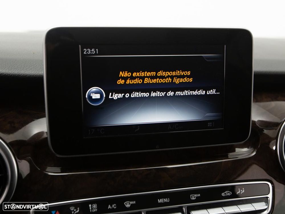 Mercedes-Benz V 220 CDI Compacto Aut. - 26
