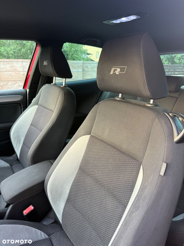 Volkswagen Golf - 6