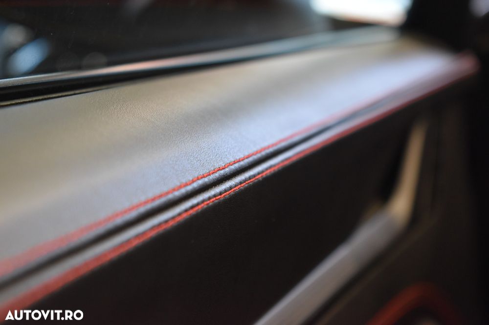 Porsche 911 Carrera 4 GTS PDK - 15