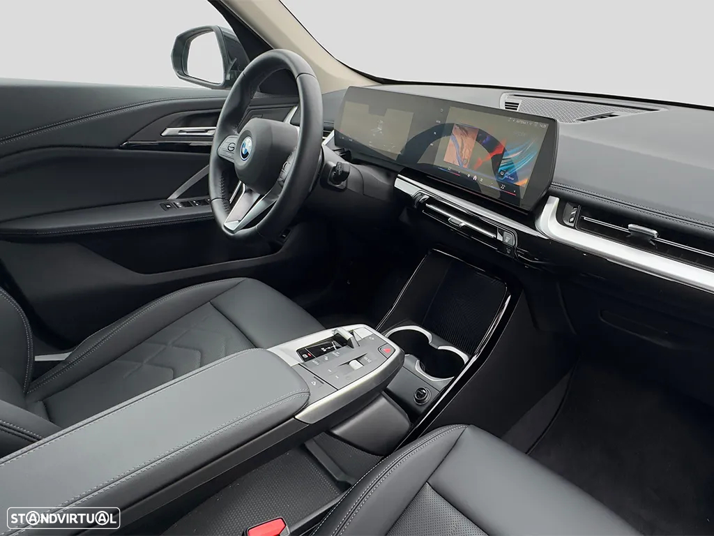 BMW iX1 eDrive20 xLine - 8