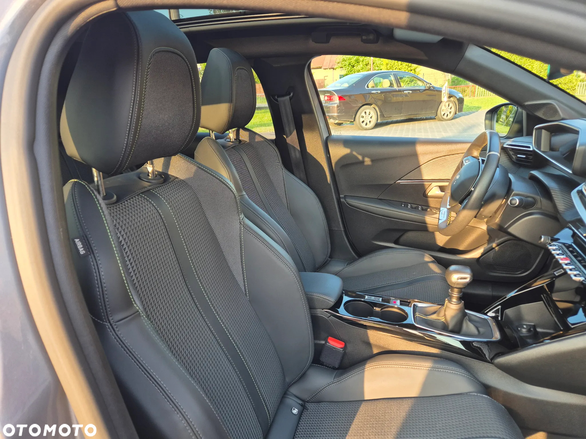 Peugeot 208 PureTech 100 GT Pack - 7