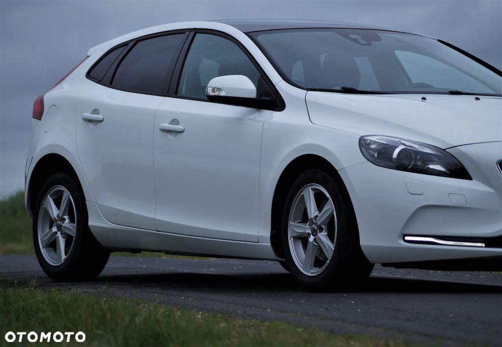 Volvo V40 - 23
