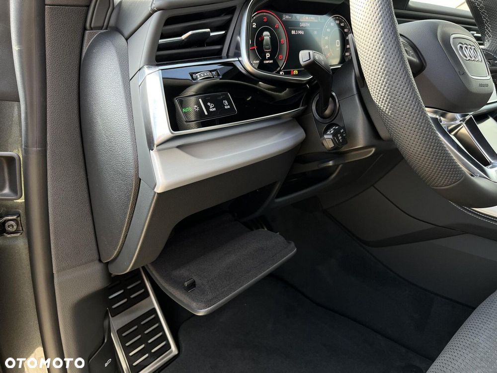 Audi Q8 - 16
