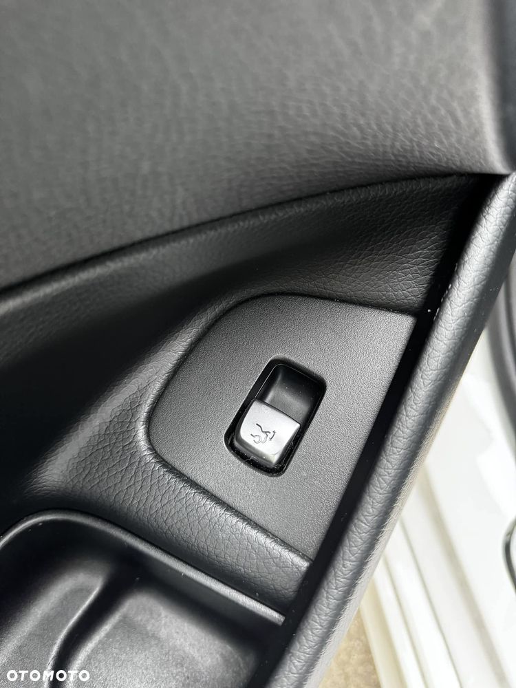 Mercedes-Benz Klasa E 220 d 9G-TRONIC - 25