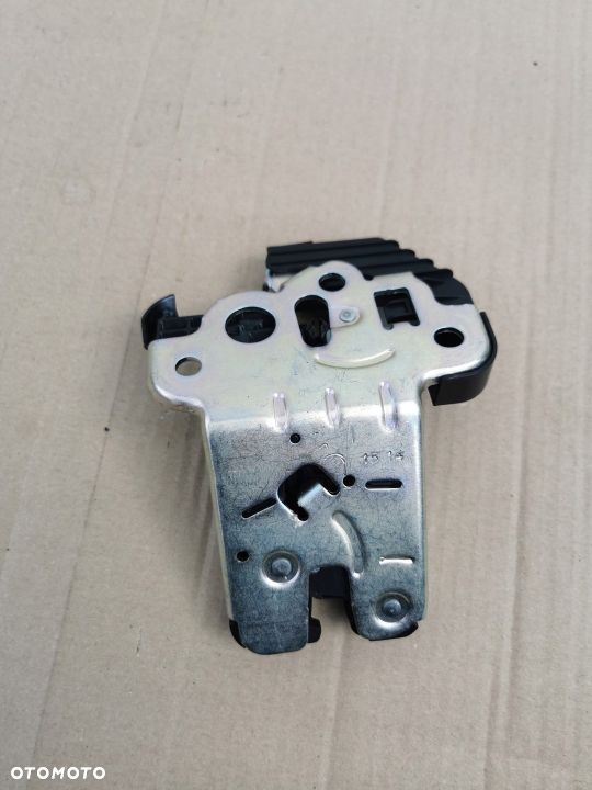 Zamek klapy Audi A1 A5 A6 8R0827505