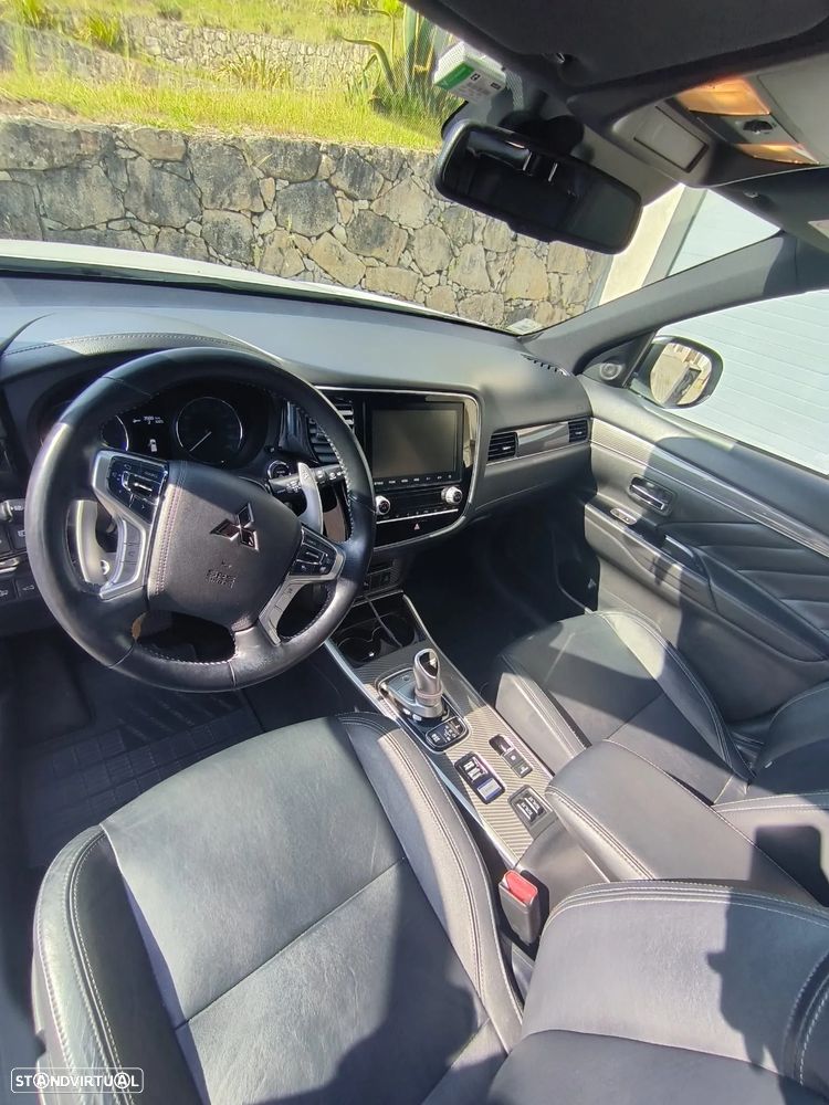 Mitsubishi Outlander - 6