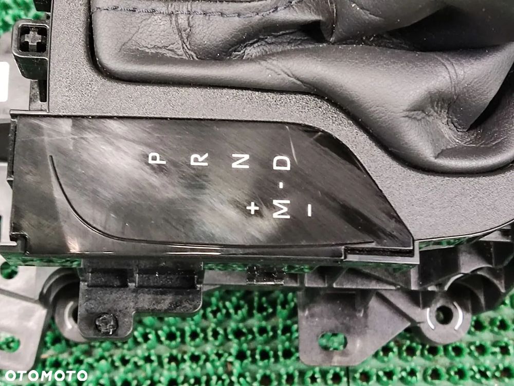 TOYOTA YARIS 1.5i Aut 19-24r Lewarek Wybierak Zmiany Biegów - 3