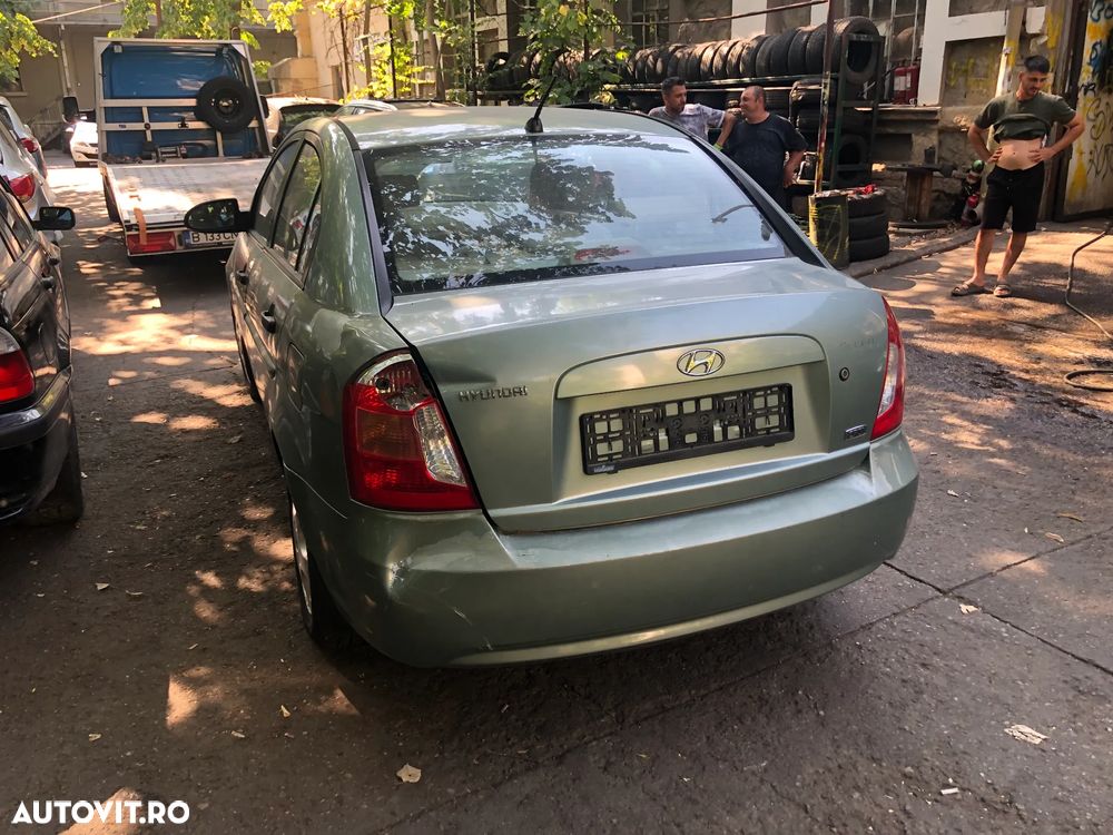 Dezmembrez Hyundai Accent 3 verde 1,5 CRDI 2007 - 6
