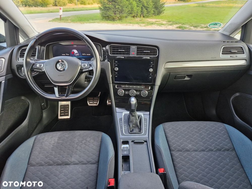 Volkswagen Golf - 15