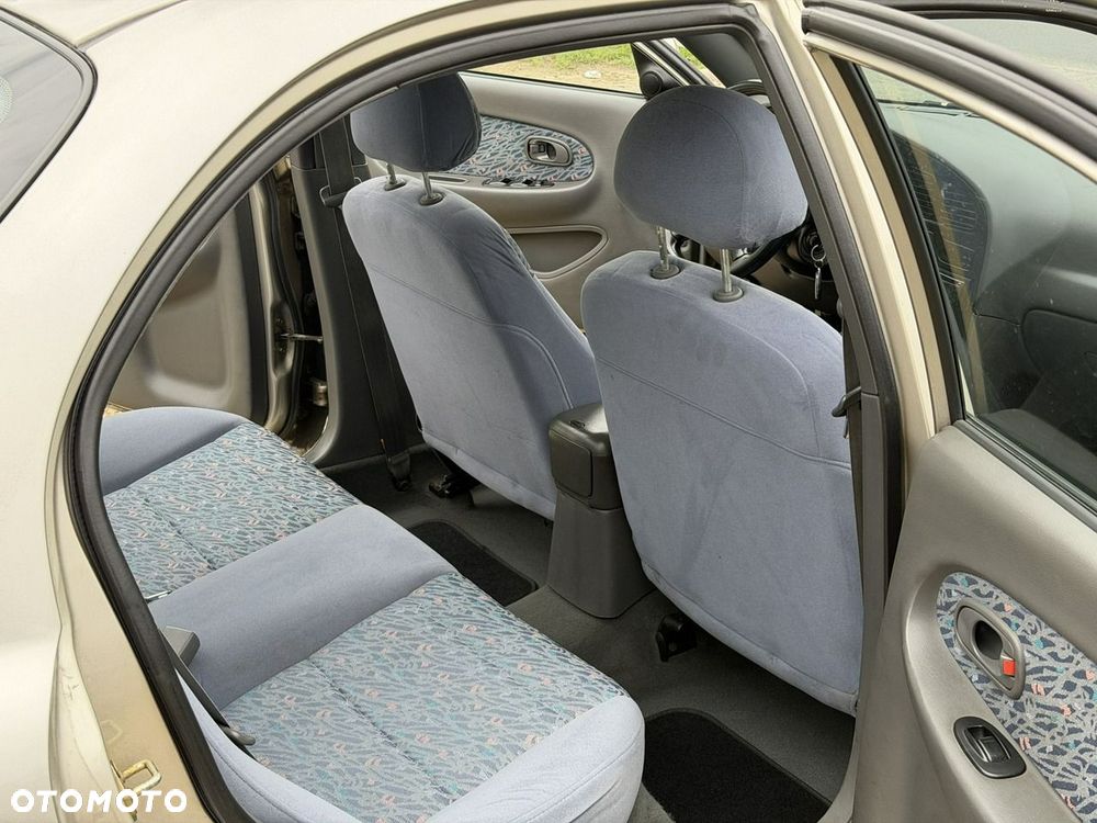 Kia Sephia - 20