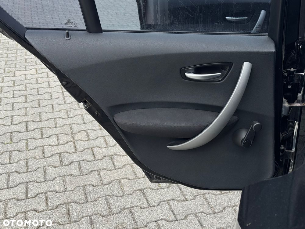 BMW Seria 1 - 16