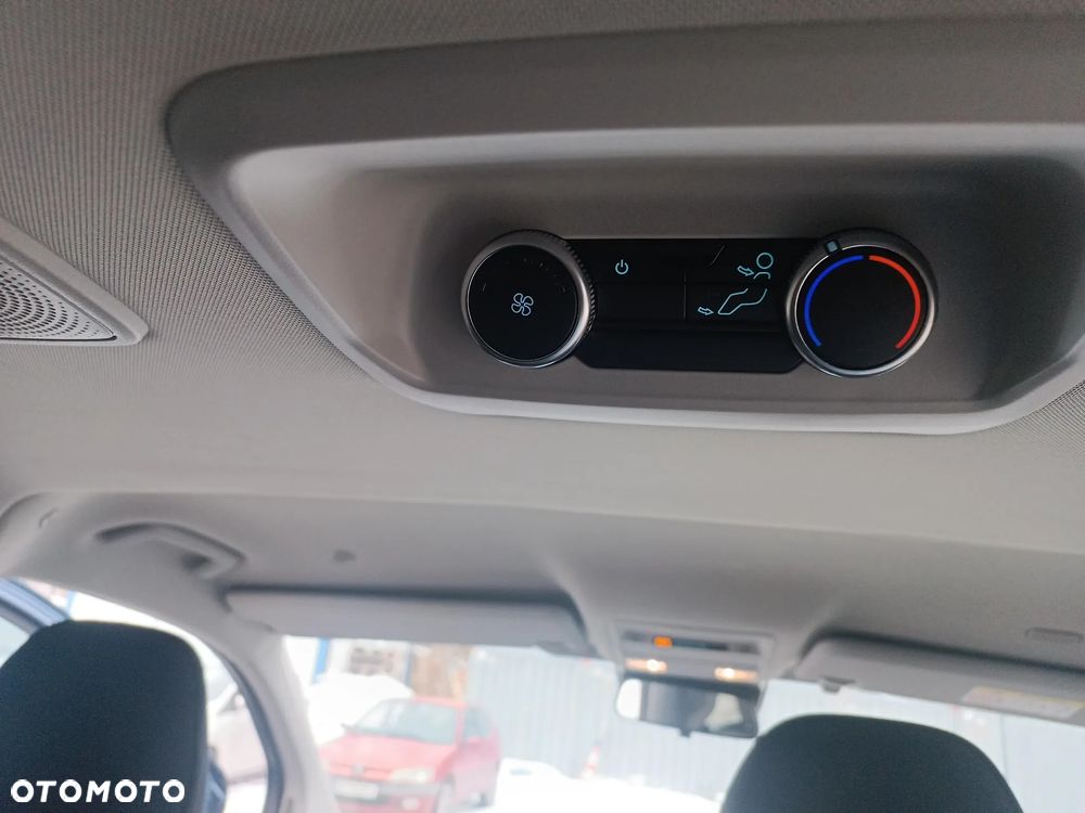 Ford Tourneo Custom 2.0 EcoBlue L2 Titanium - 36