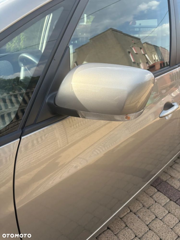 Kia Venga 1.4 Business Line - 12