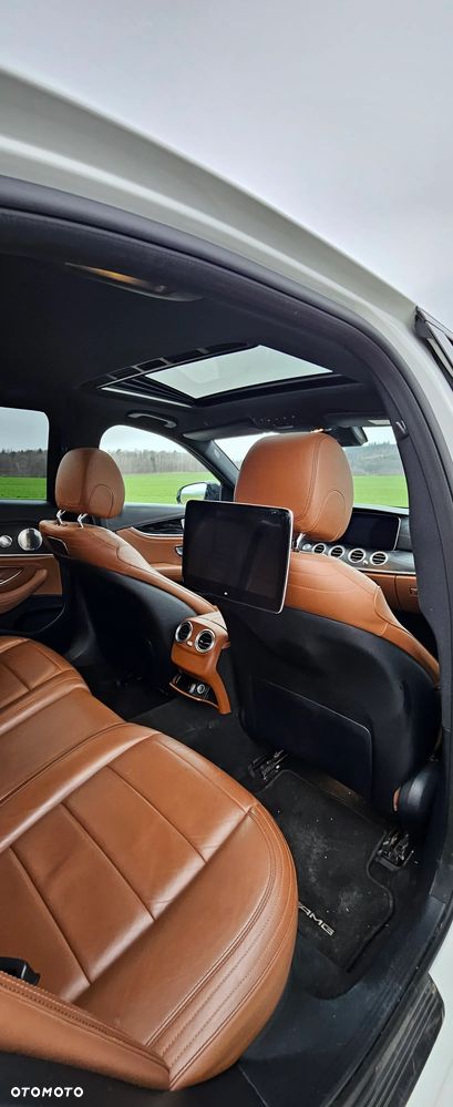 Mercedes-Benz Klasa E 220 d 4Matic 9G-TRONIC AMG Line - 22