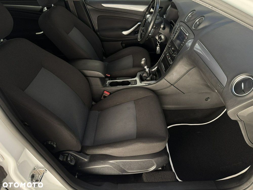 Ford Mondeo 2.0 TDCI Business Edition - 18