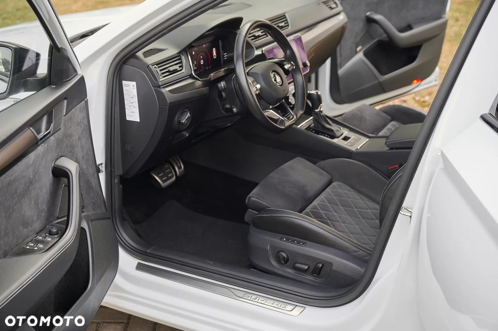 Skoda Superb 2.0 TDI DSG Sportline - 27