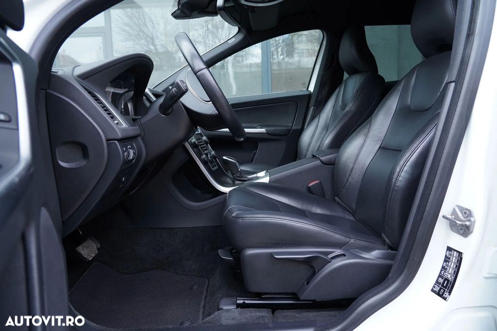 Volvo XC 60 D4 AWD Geartronic Summum - 9