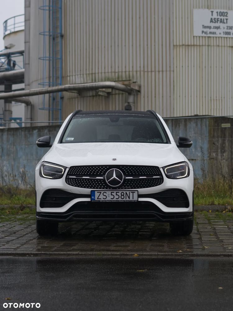 Mercedes-Benz GLC 200 4Matic 9G-TRONIC AMG Line - 4